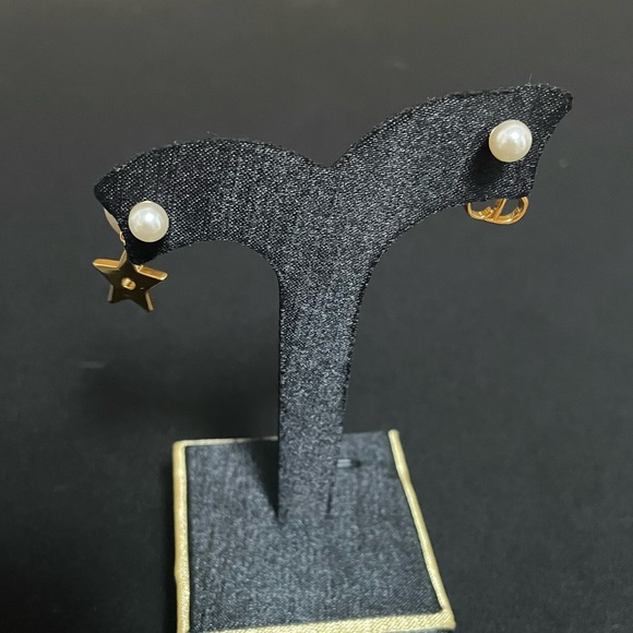 Dior stud pearl earrings - Picture 5 of 5